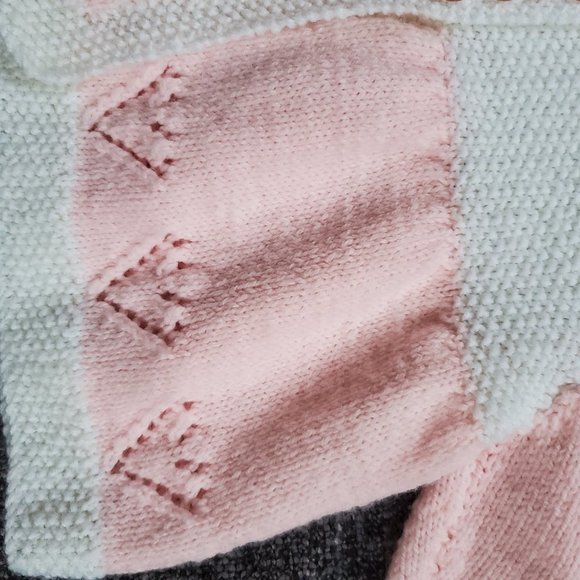 0 to 3 Month Lot - Romper, Sweaters, Pants, Shirt - Picture 3 of 11